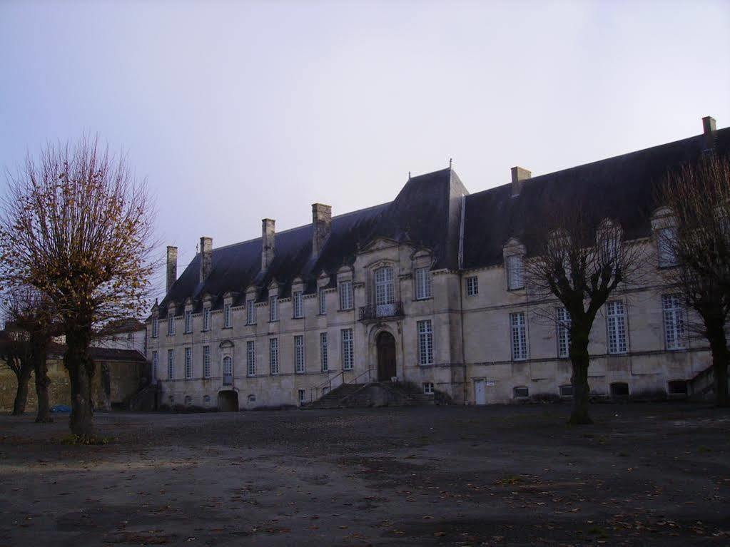 Abbaye Royale Saint-Jean-d'Angely Exterior photo